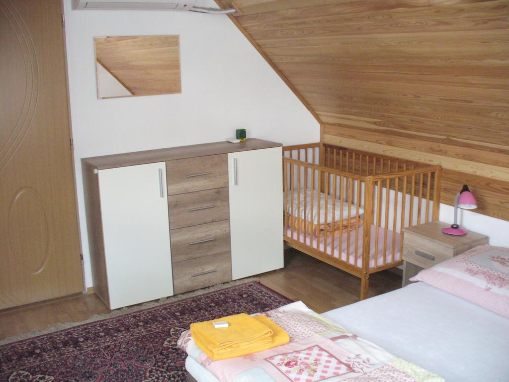 Ferienwohnung Penzion Jarka Lednice Zimmer foto